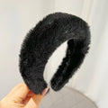 Diadema de felpa con pompón para mujer