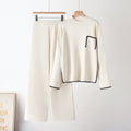 Conjunto de Punto con Cuello Semialto y Top Bordado – Pantalón Recto Dos Piezas