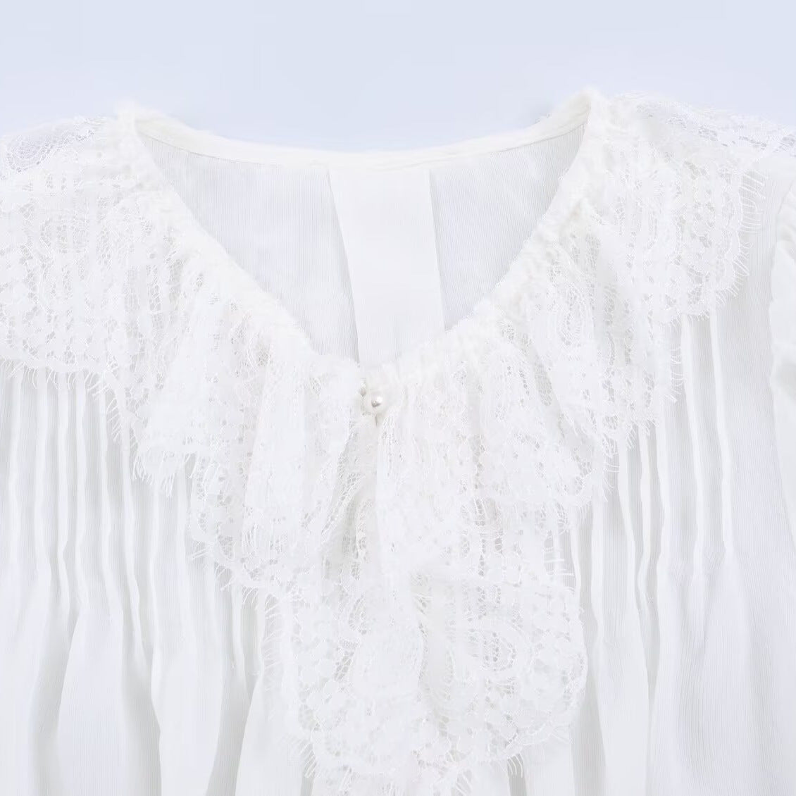 Blusa de Encaje con Botones de Perla – Manga Larga para Mujer