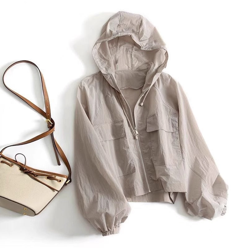 Chaqueta Ligera con Protección Solar para Mujer – Estilo Casual con Capucha y Cordón